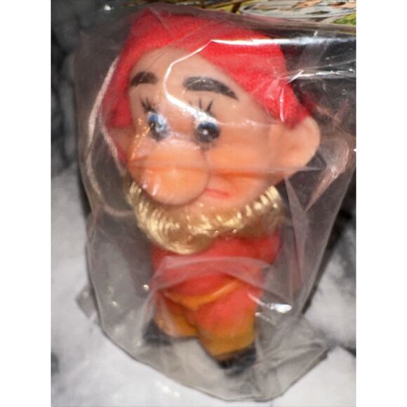 NEW Vintage 4 Plastic Elf Gnome Dwarves Ornaments 1960s 3" Squish Toys Hong Kong - Picture 2 of 8